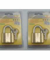 2x hangslot van messing 38 mm